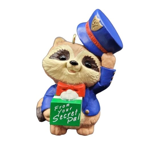 Vtg Hallmark 1992 Keepsake Ornament Secret Pal Commemorative Raccoon Mailman - Picture 2 of 7